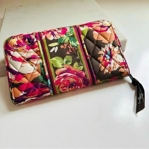 NWOT Vera Bradley Retired English Rose Large Accordion Wallet - Picture 2 of 7